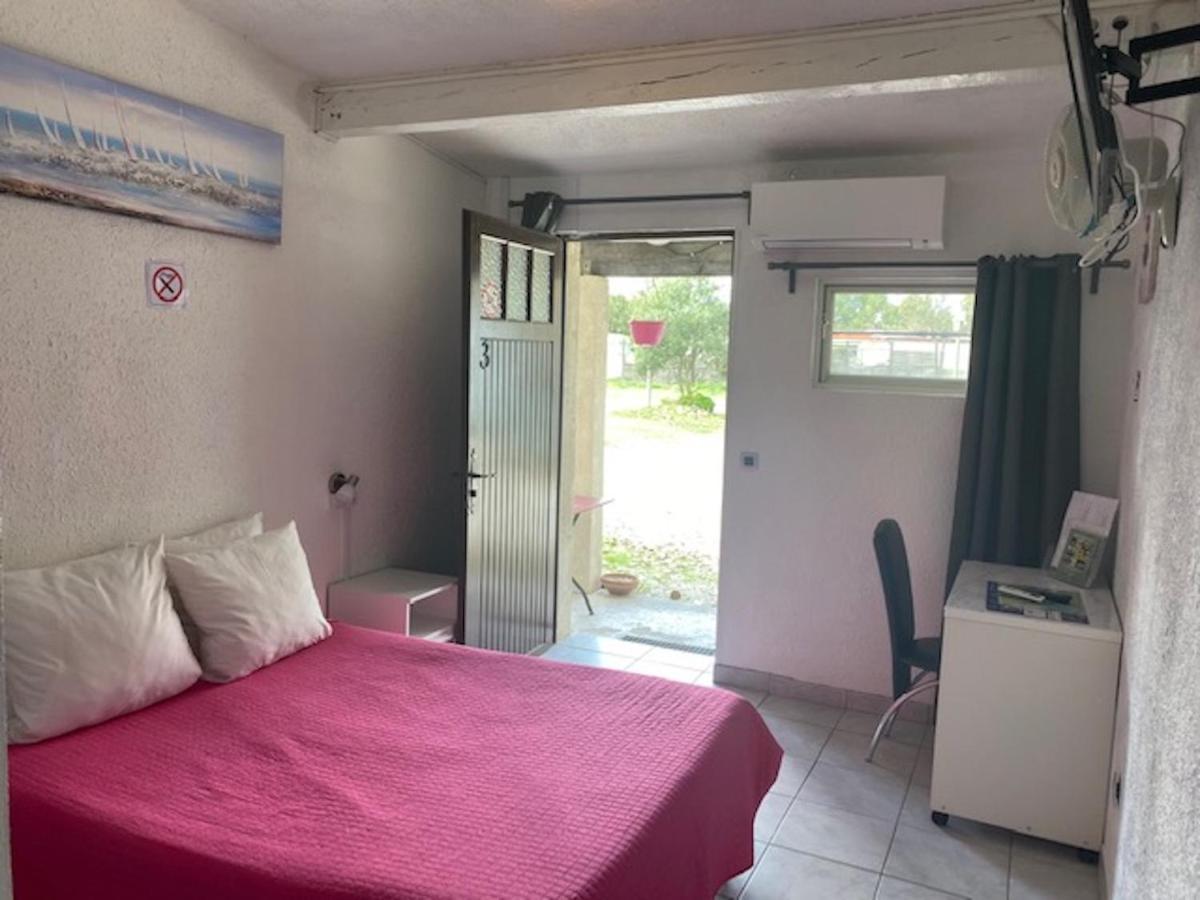 Logis Hotel La Chaumiere Marseillan  Exteriör bild