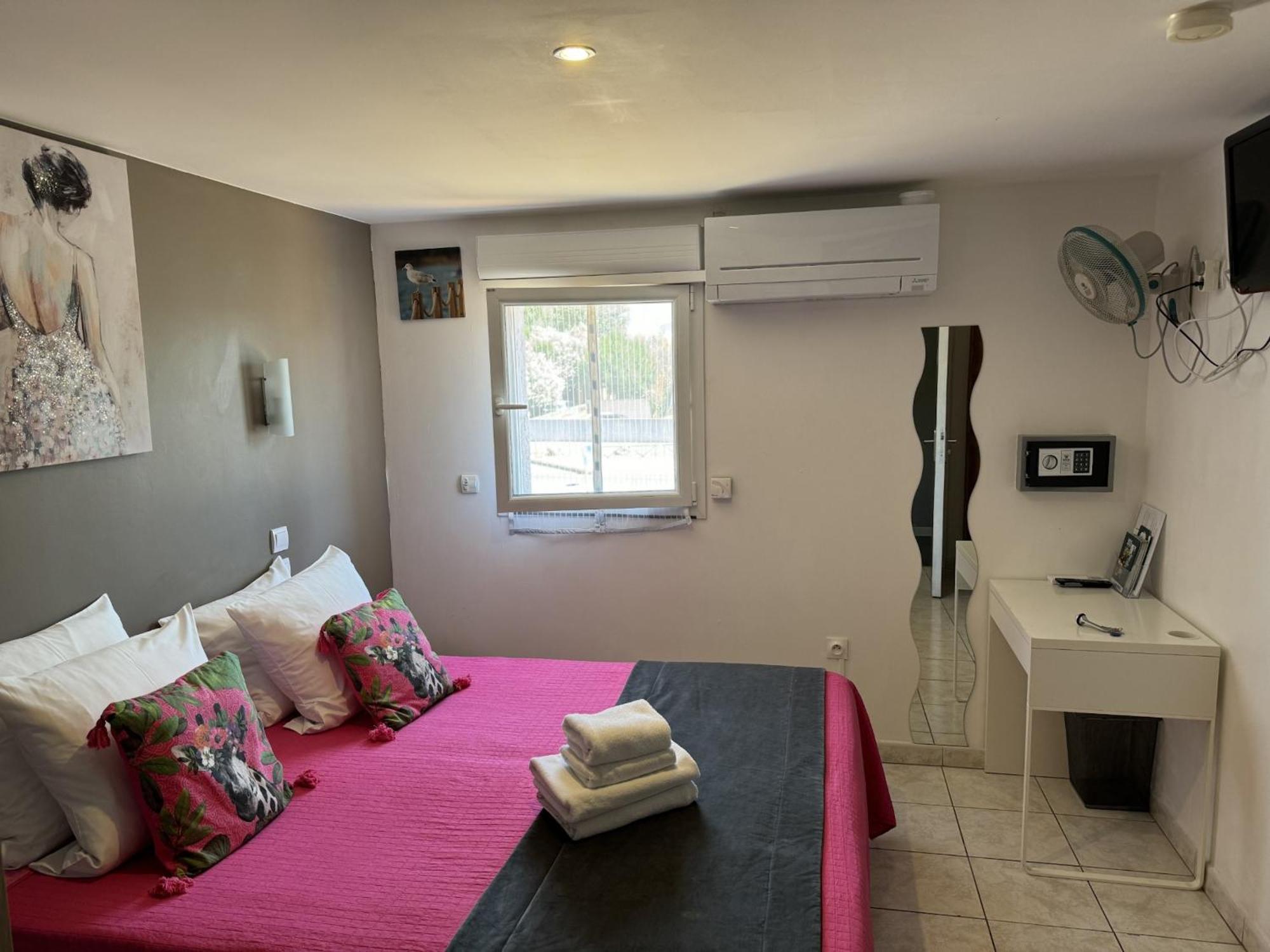 Logis Hotel La Chaumiere Marseillan  Exteriör bild